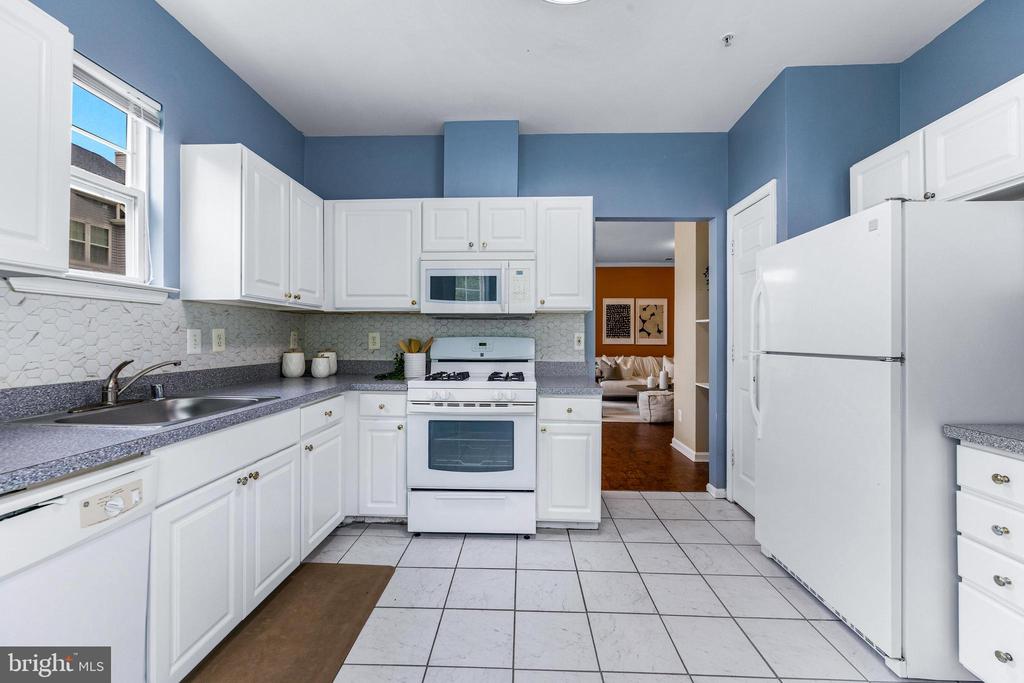 3523 PINEY WOODS PLACE G203