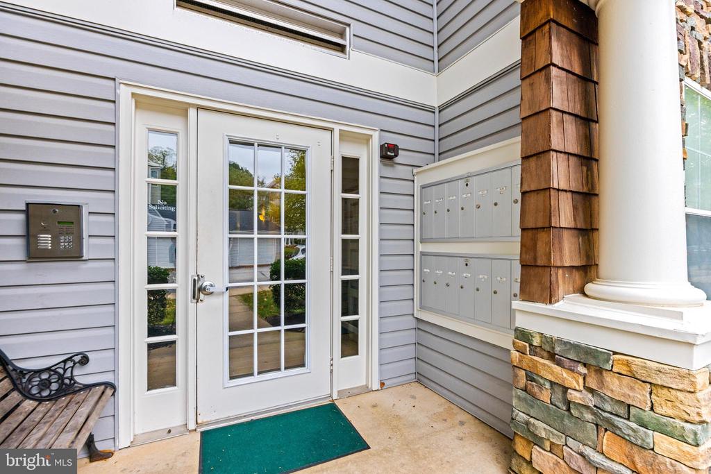 3523 PINEY WOODS PLACE G203