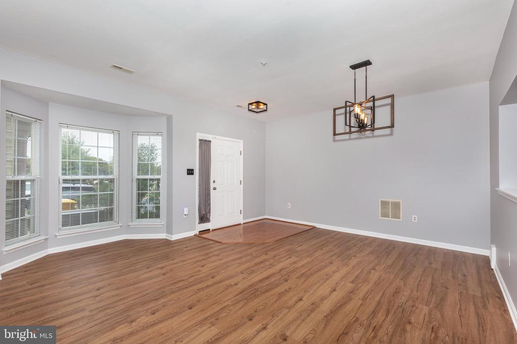 313 3 SIRENS COURT