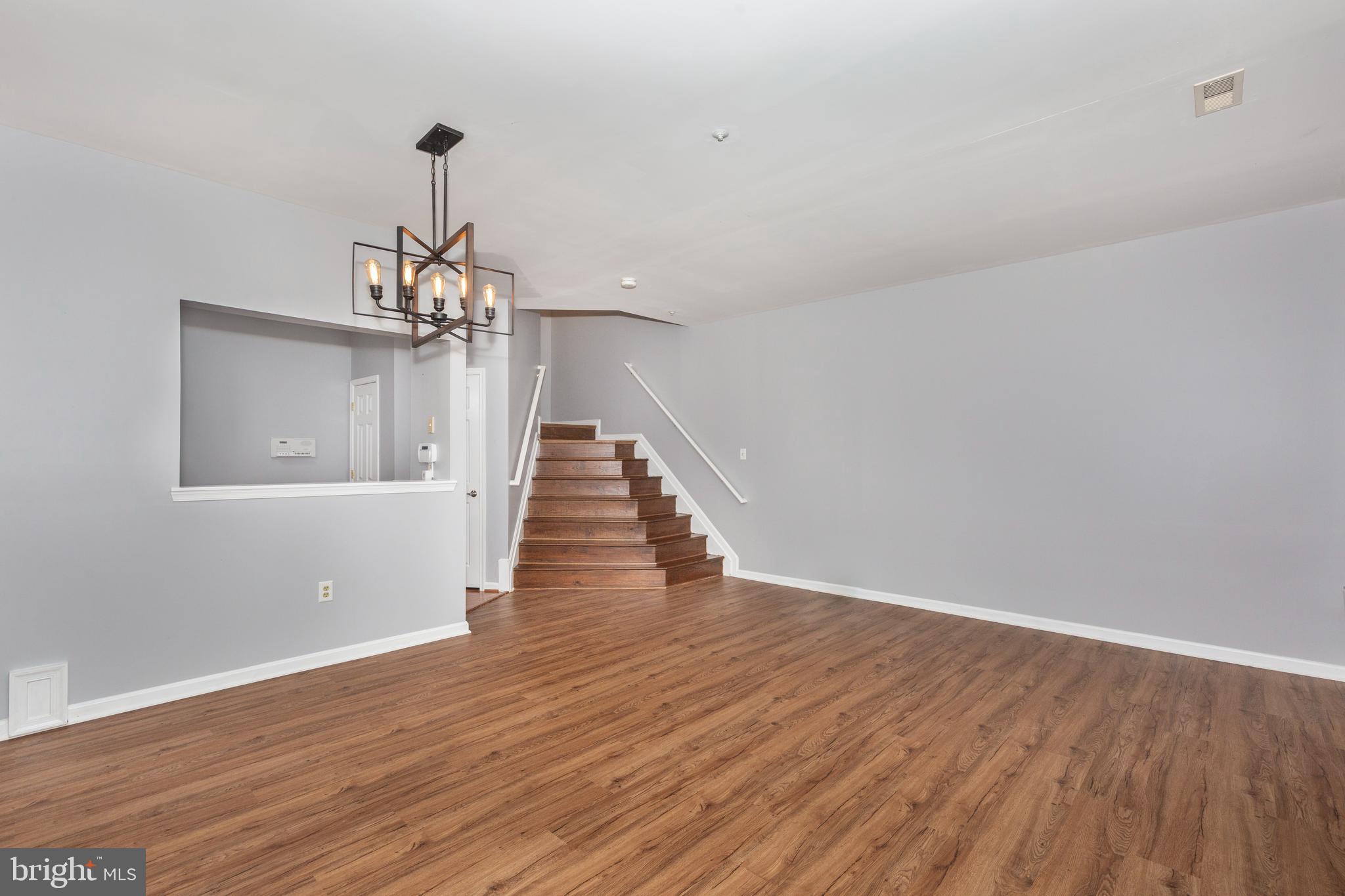313 3 SIRENS COURT