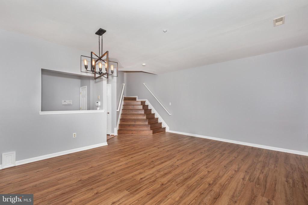 313 3 SIRENS COURT