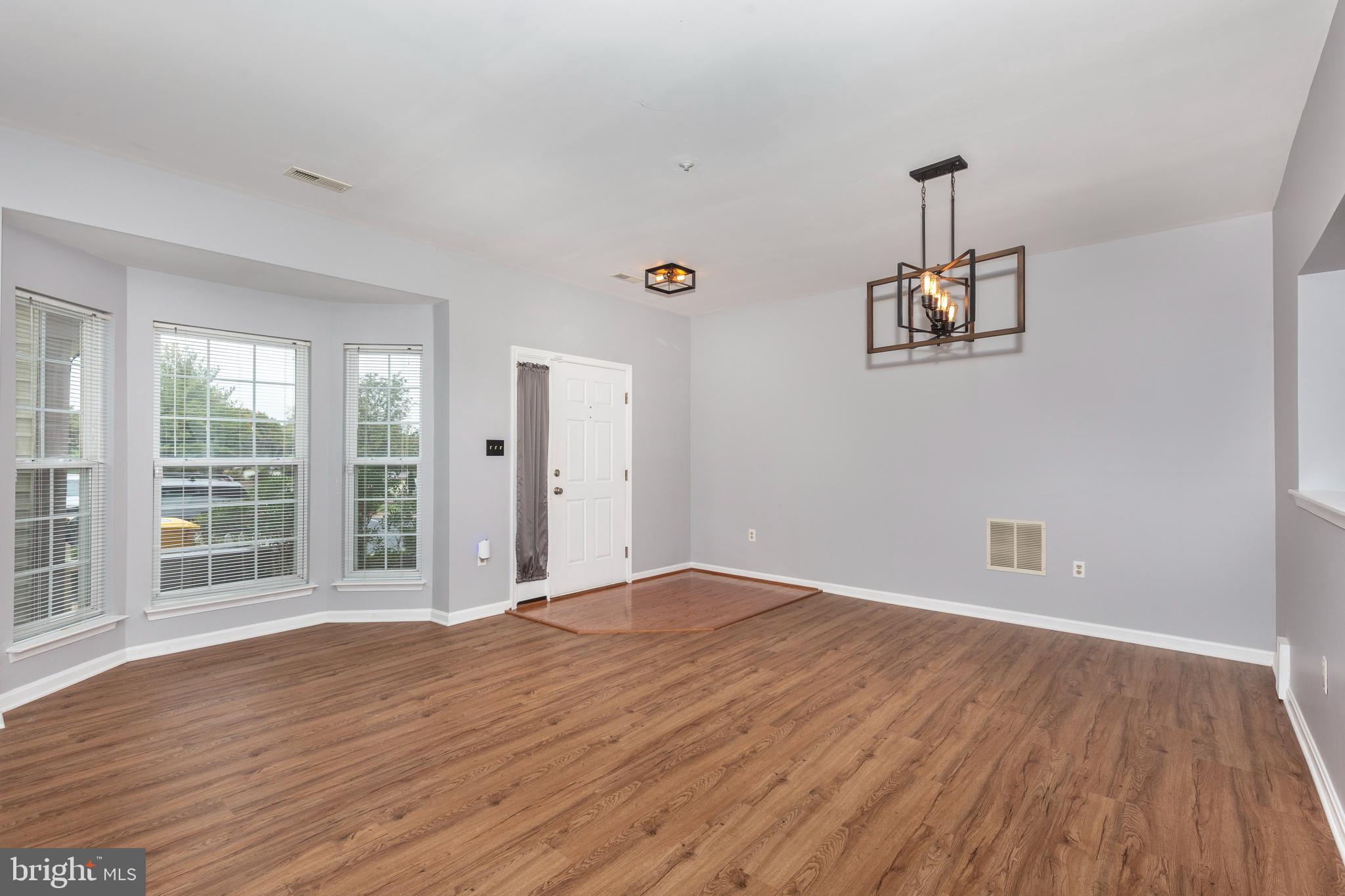 313 3 SIRENS COURT