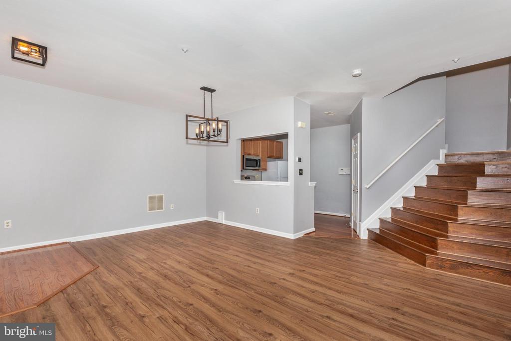 313 3 SIRENS COURT