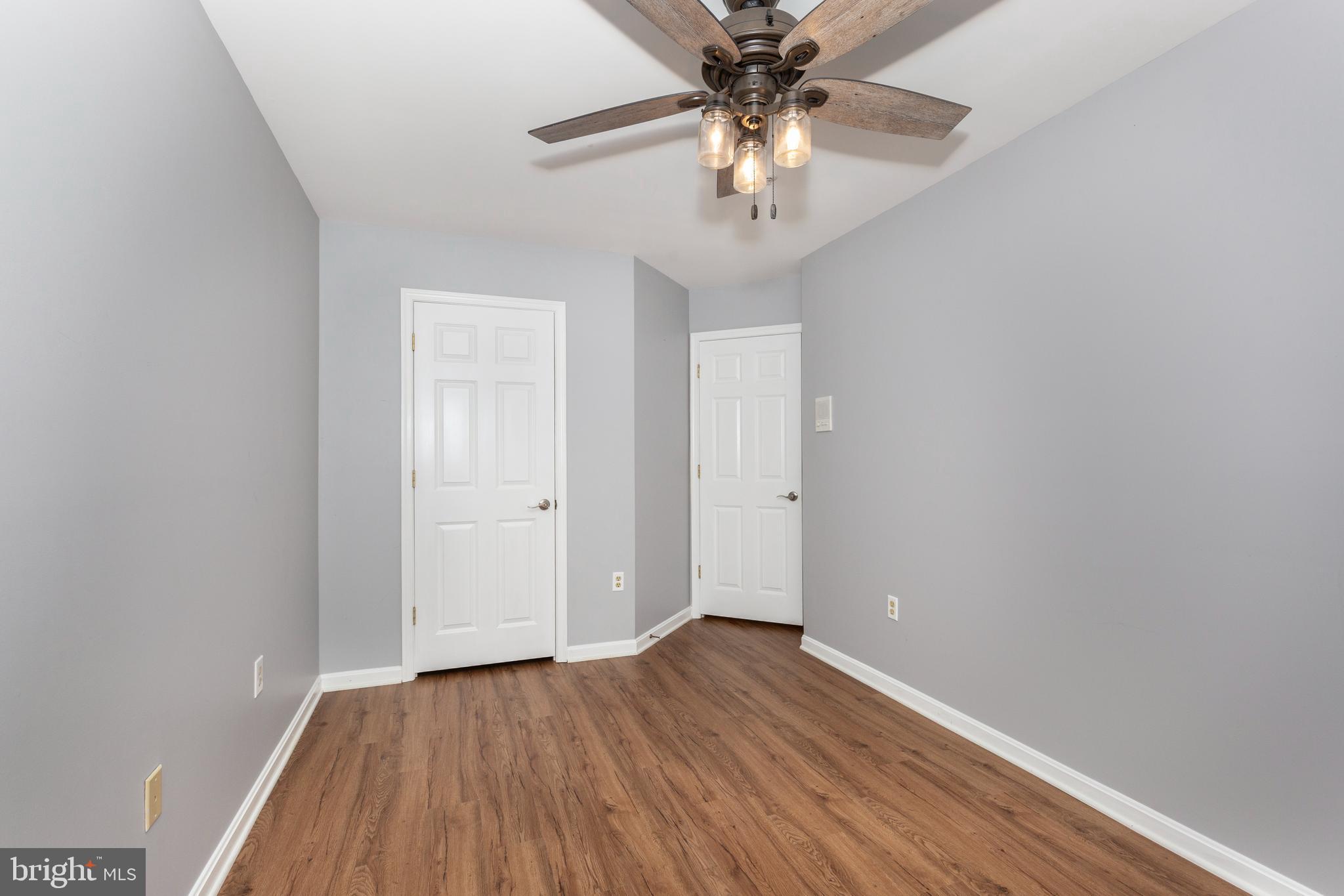 313 3 SIRENS COURT