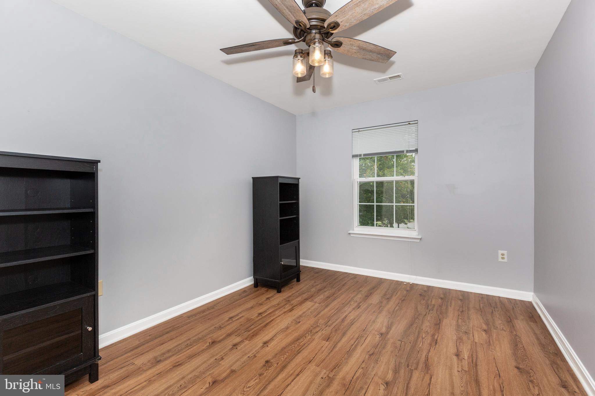 313 3 SIRENS COURT