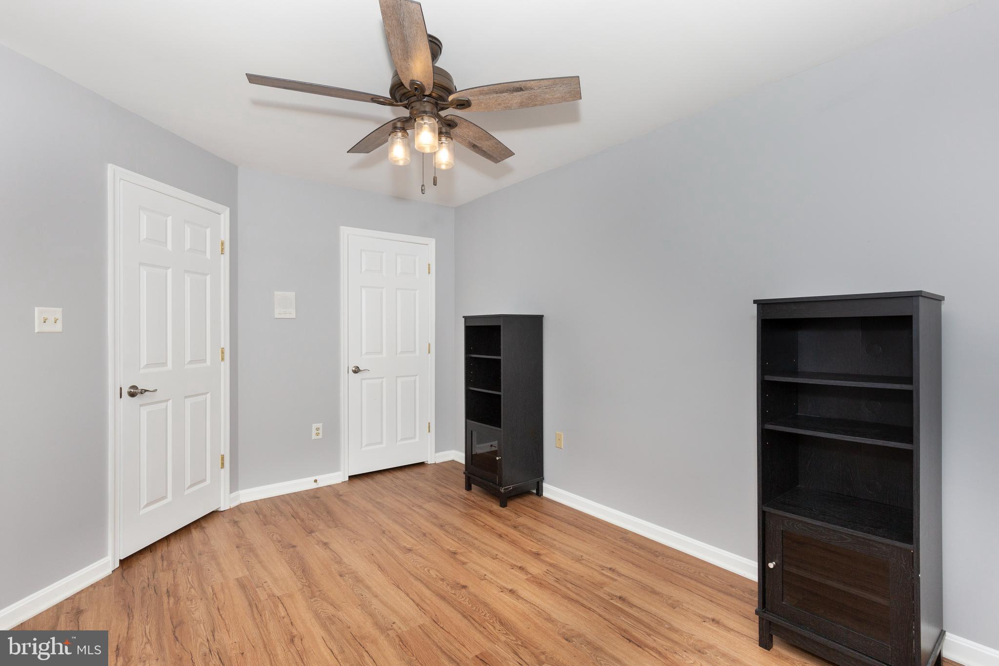 313 3 SIRENS COURT