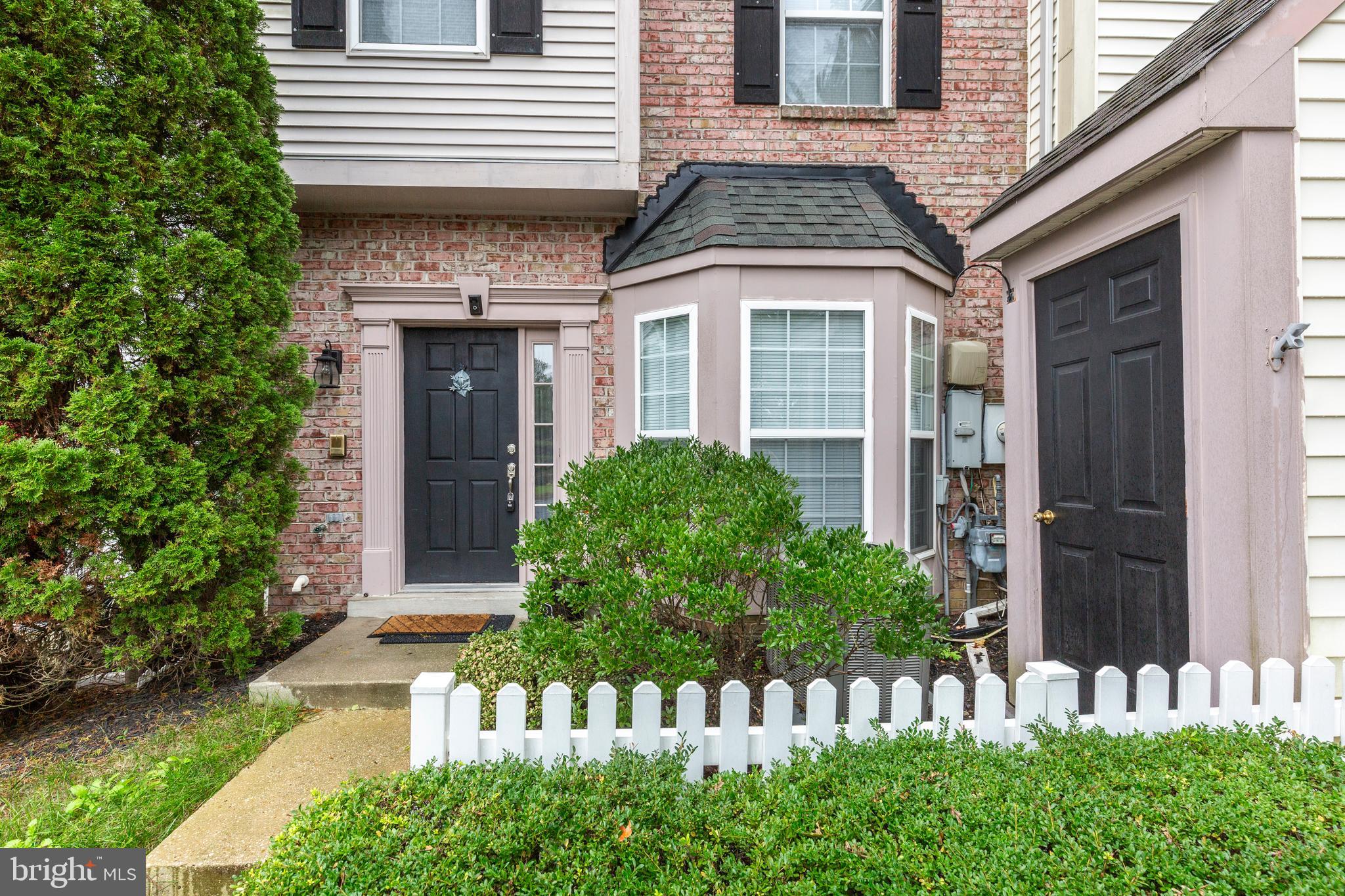 313 3 SIRENS COURT