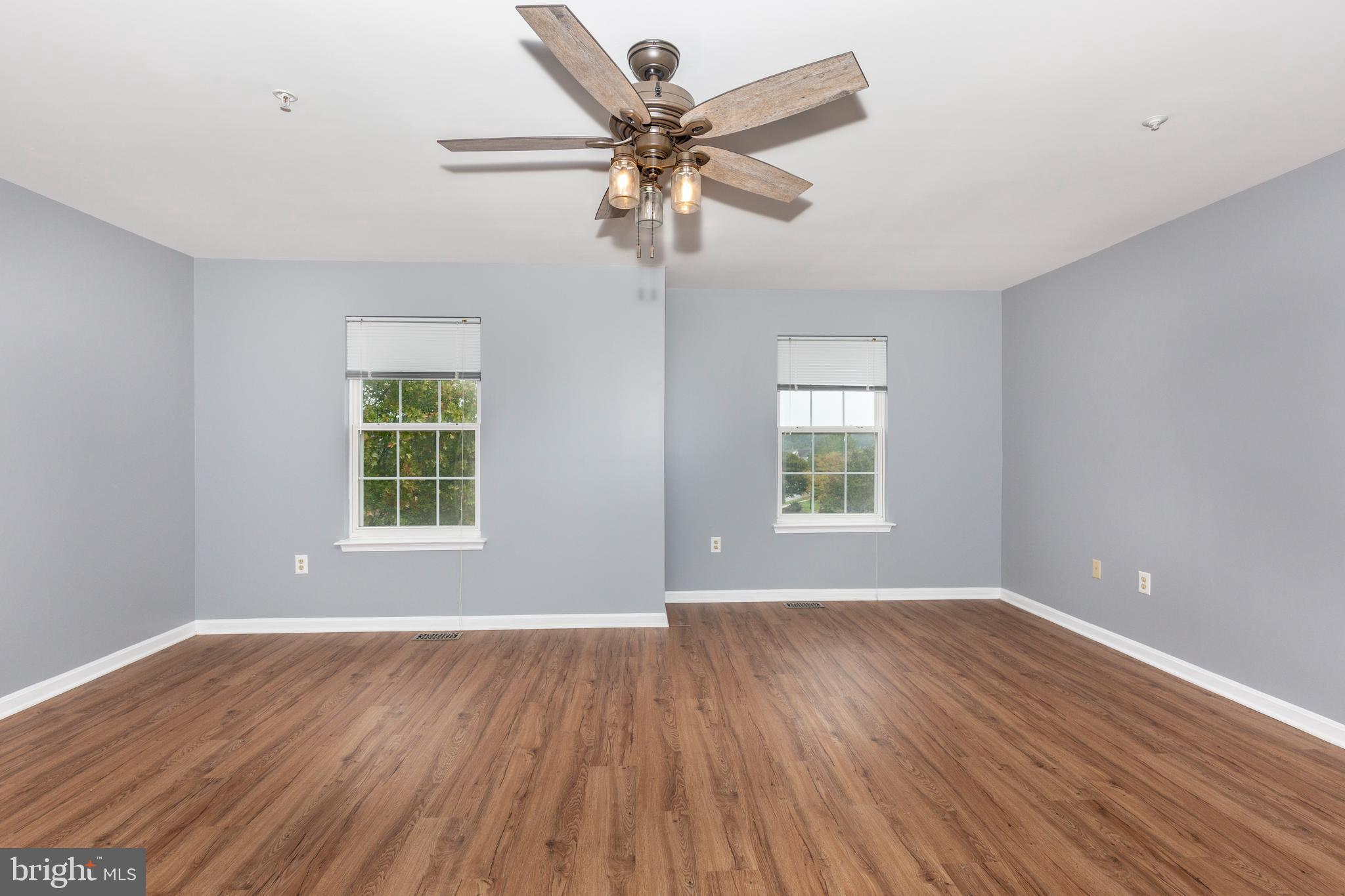 313 3 SIRENS COURT