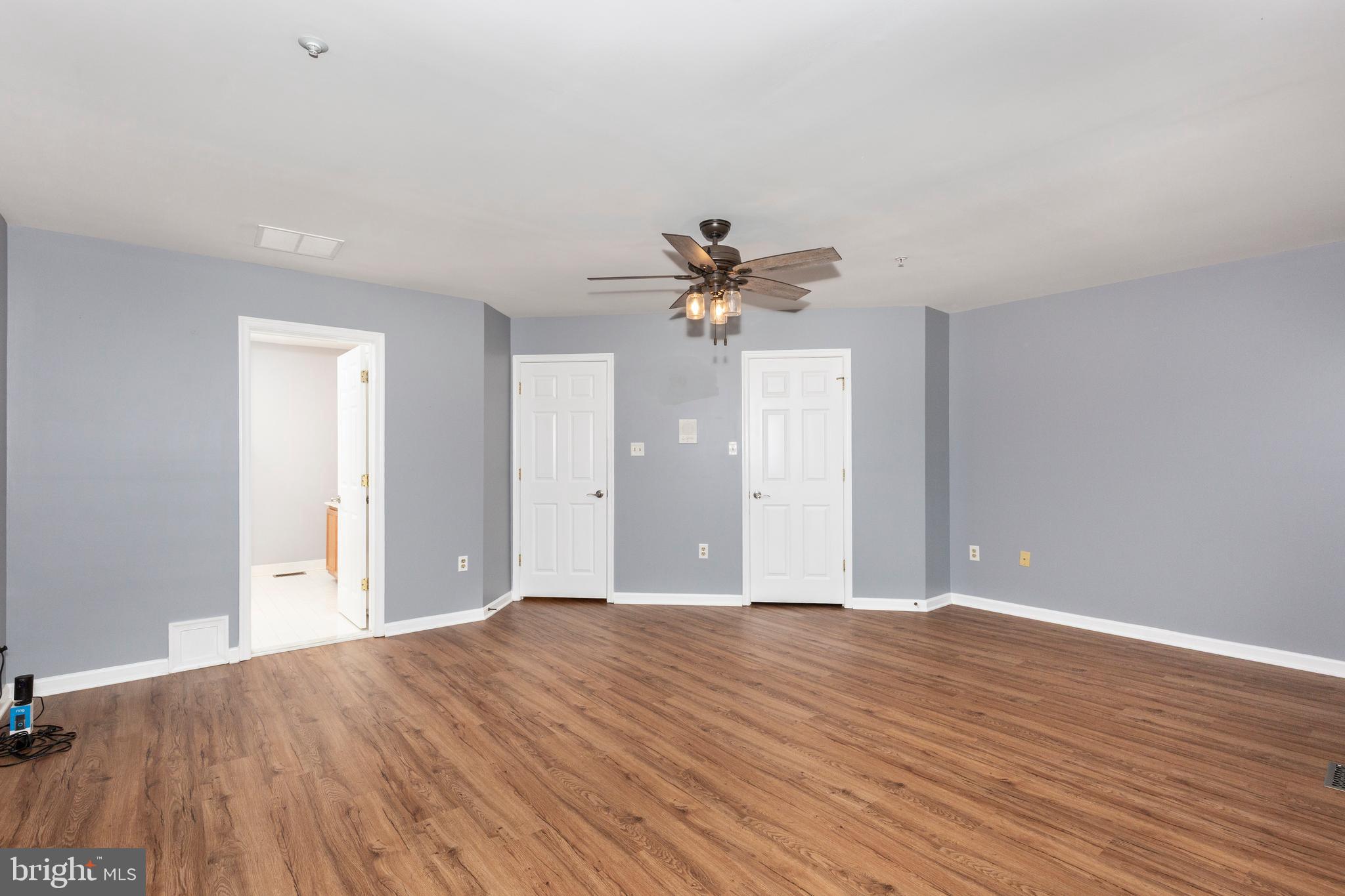 313 3 SIRENS COURT