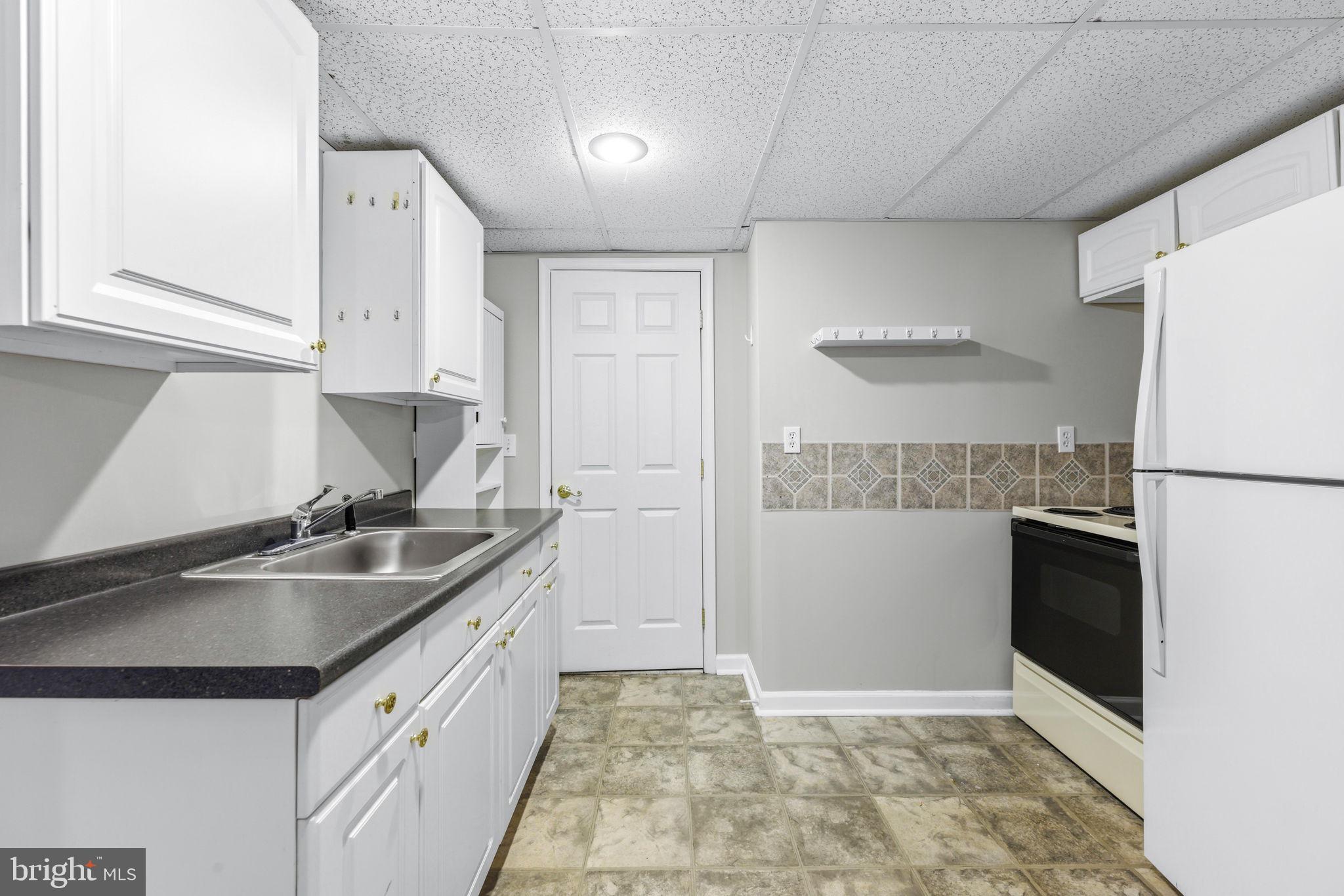 712 PARTRIDGE LANE