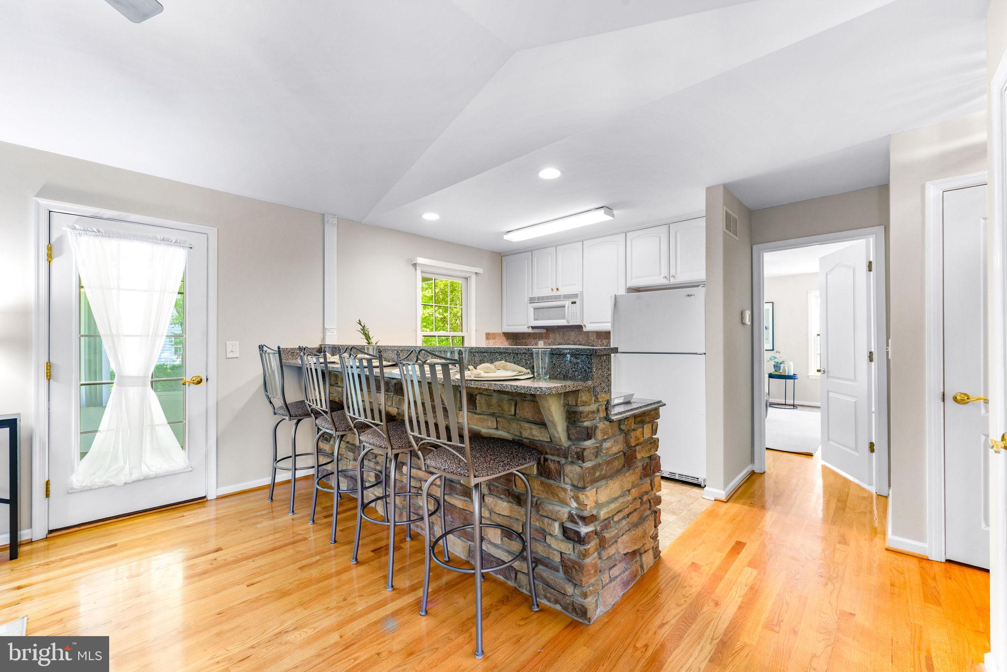 712 PARTRIDGE LANE