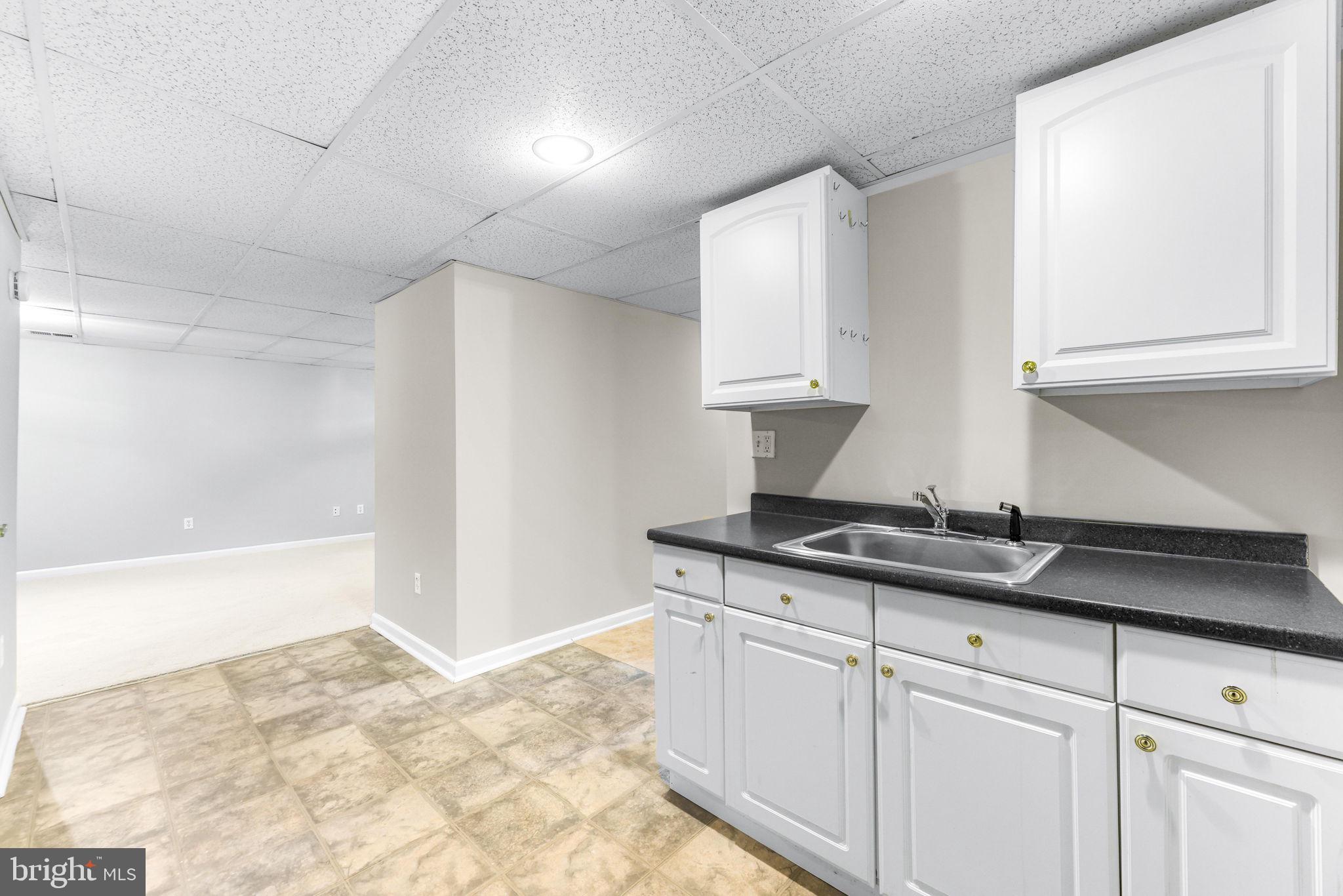 712 PARTRIDGE LANE