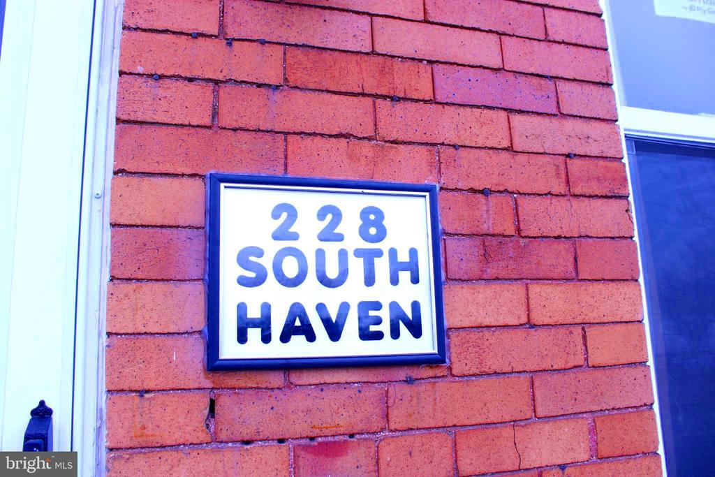 228 S HAVEN STREET