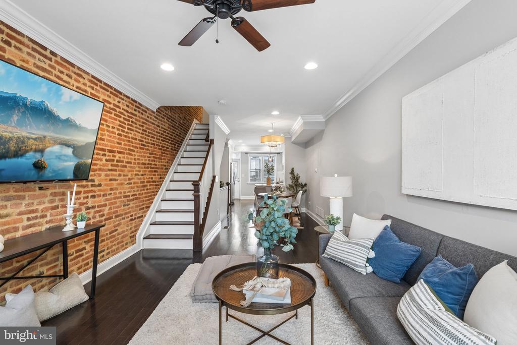322 S CLINTON STREET S