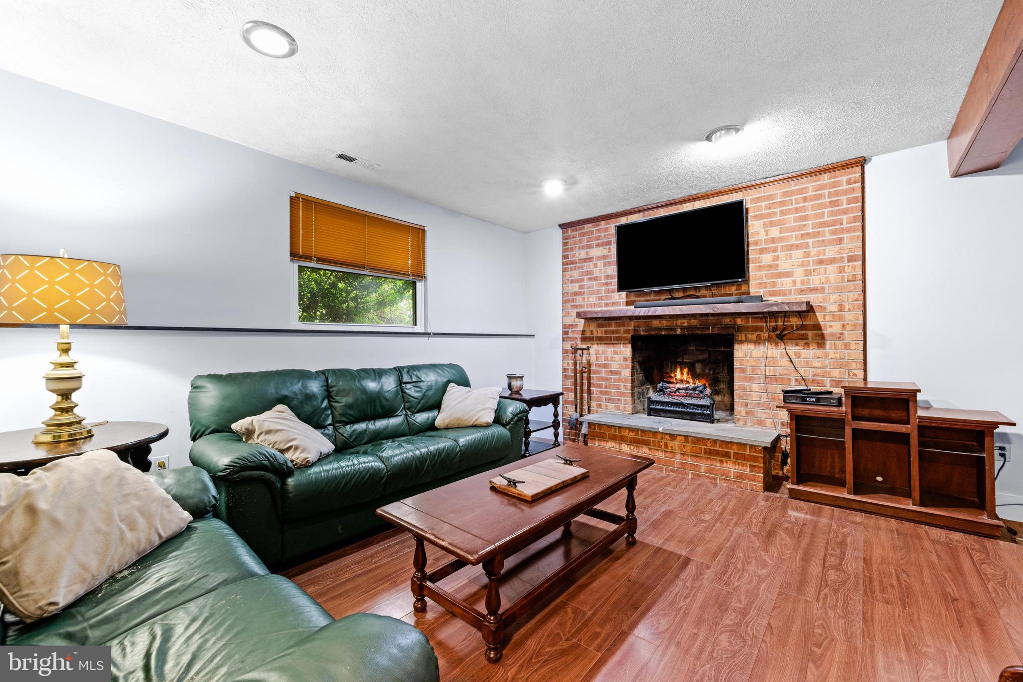 16 JACOB LEE COURT