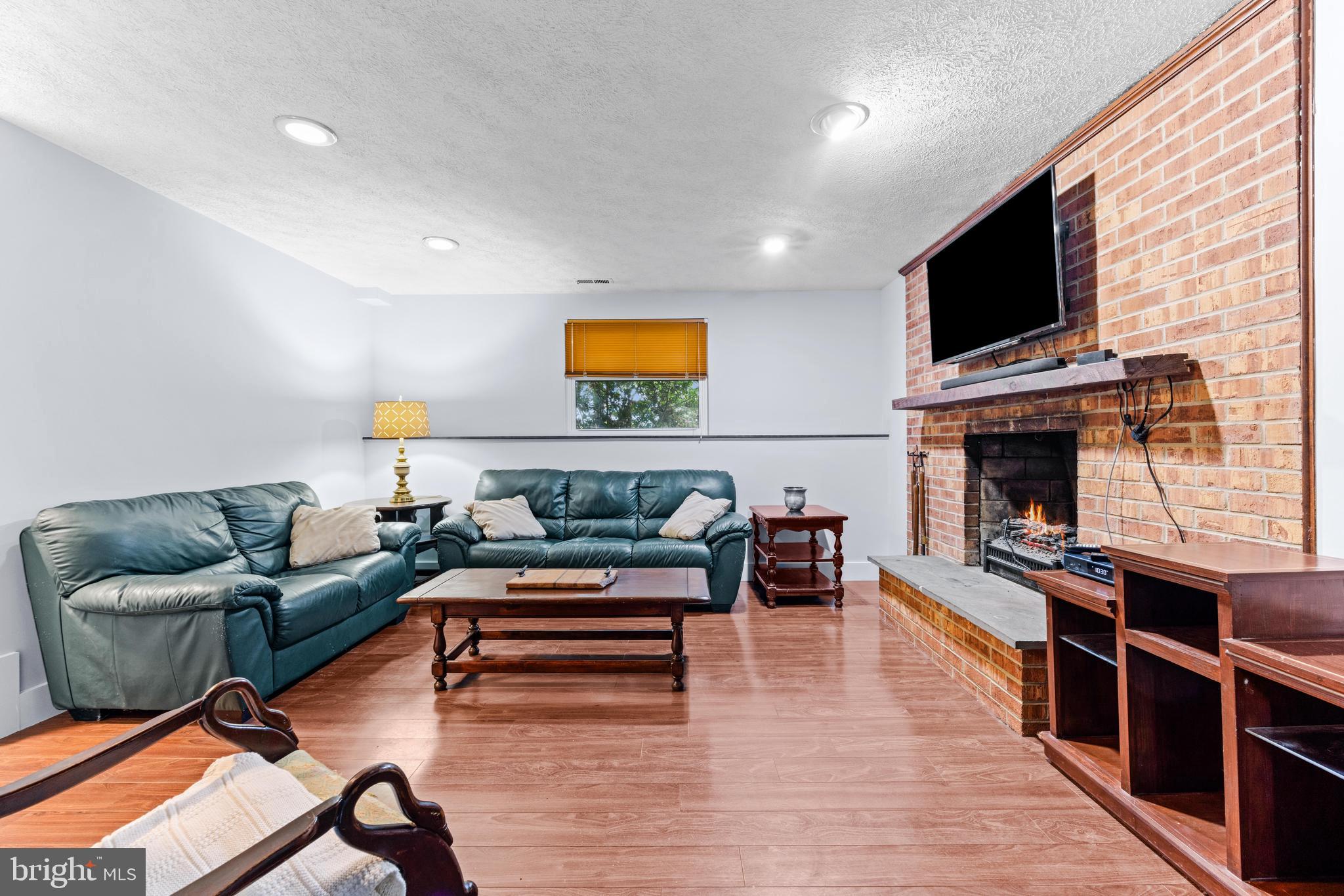 16 JACOB LEE COURT