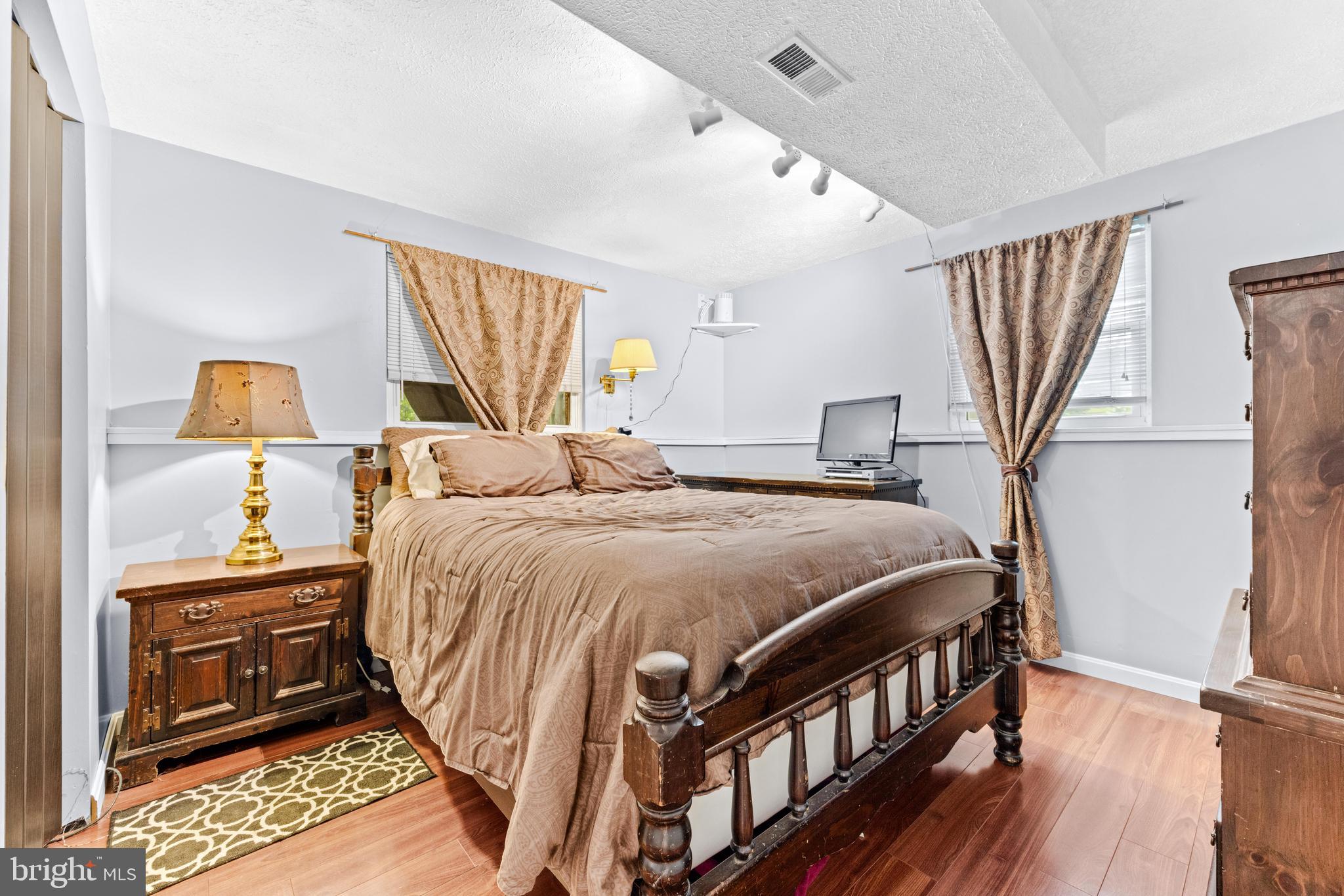 16 JACOB LEE COURT