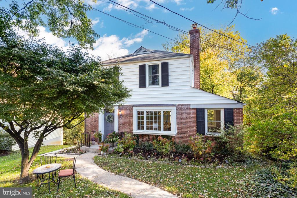 6633 LOCH HILL