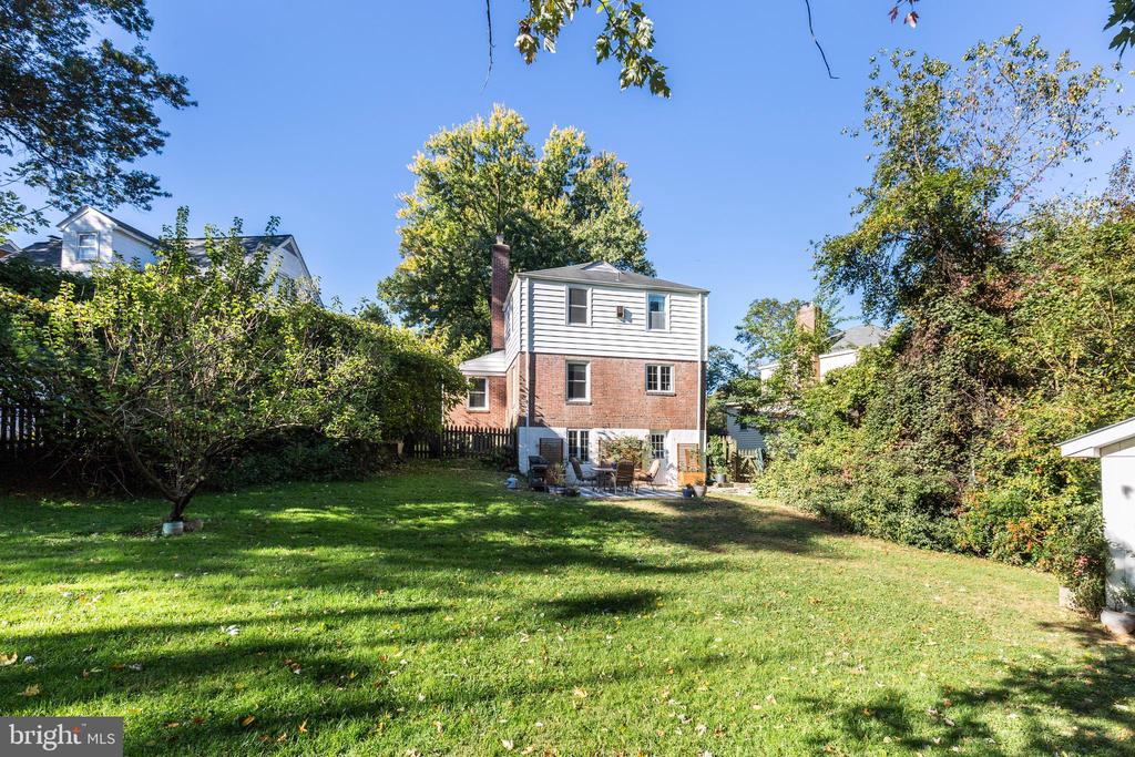 6633 LOCH HILL