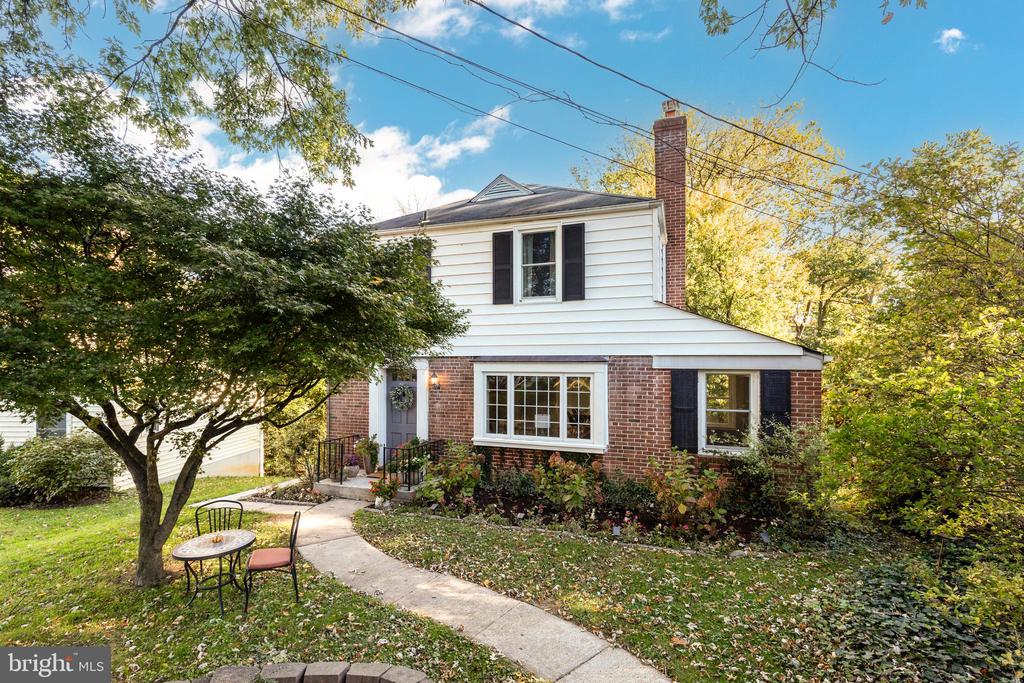 6633 LOCH HILL