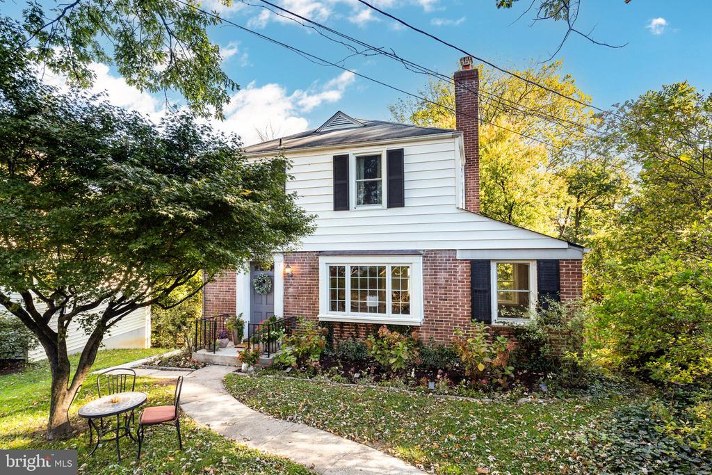 6633 LOCH HILL