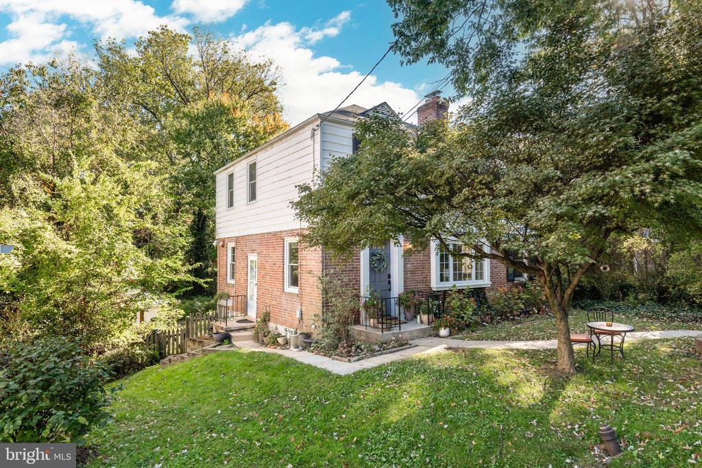 6633 LOCH HILL