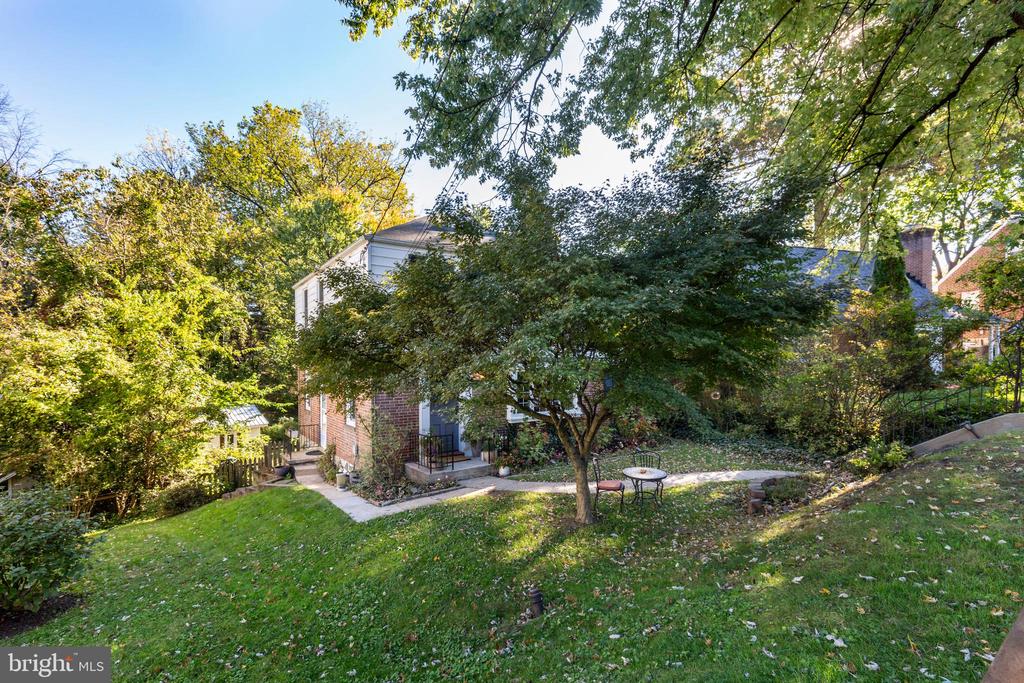 6633 LOCH HILL