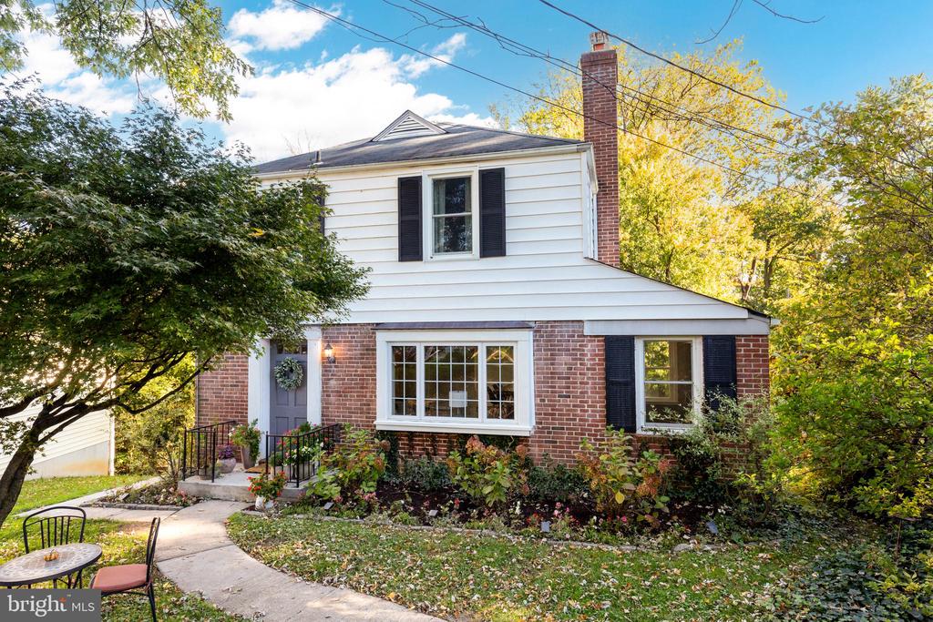 6633 LOCH HILL