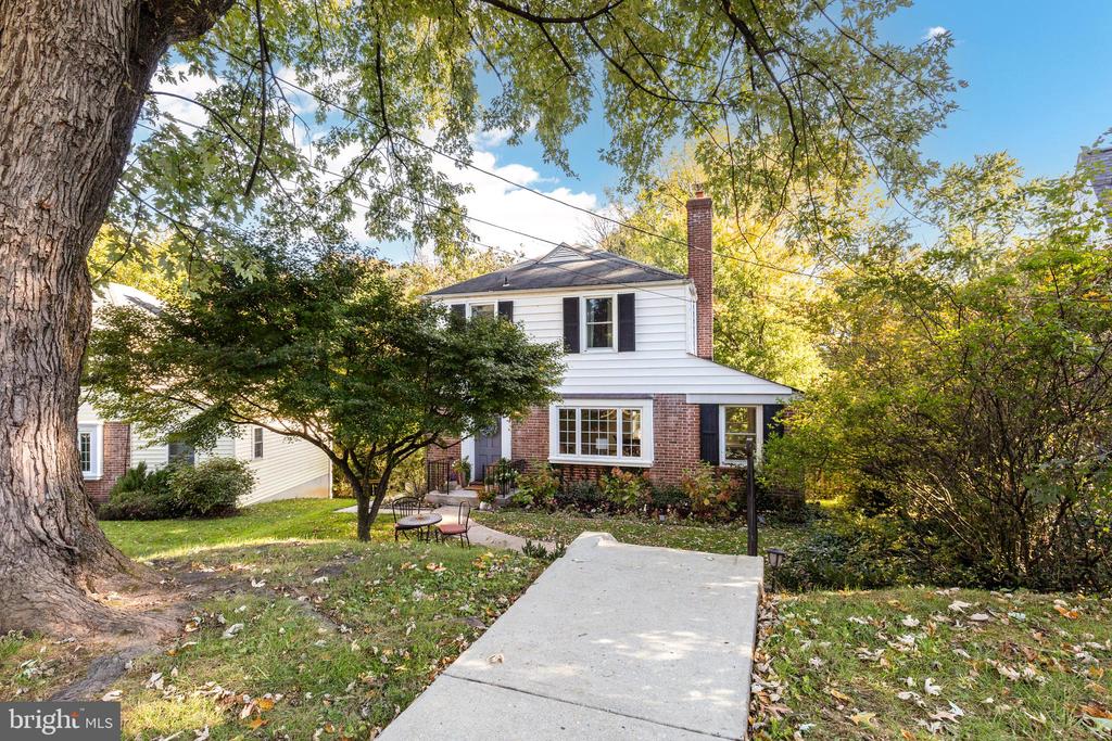 6633 LOCH HILL