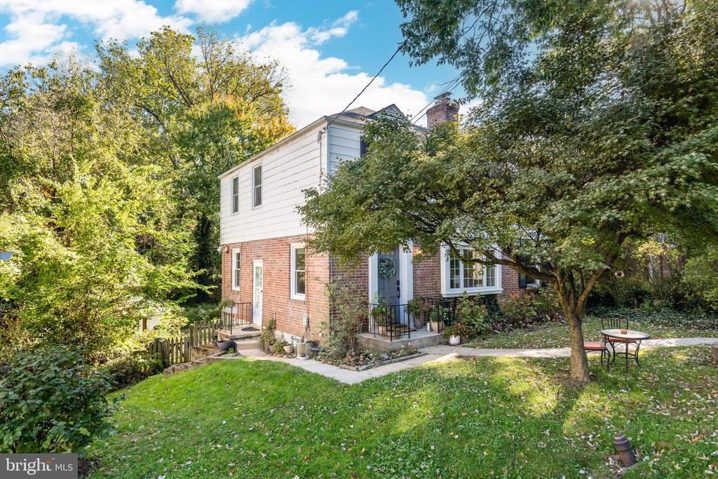 6633 LOCH HILL