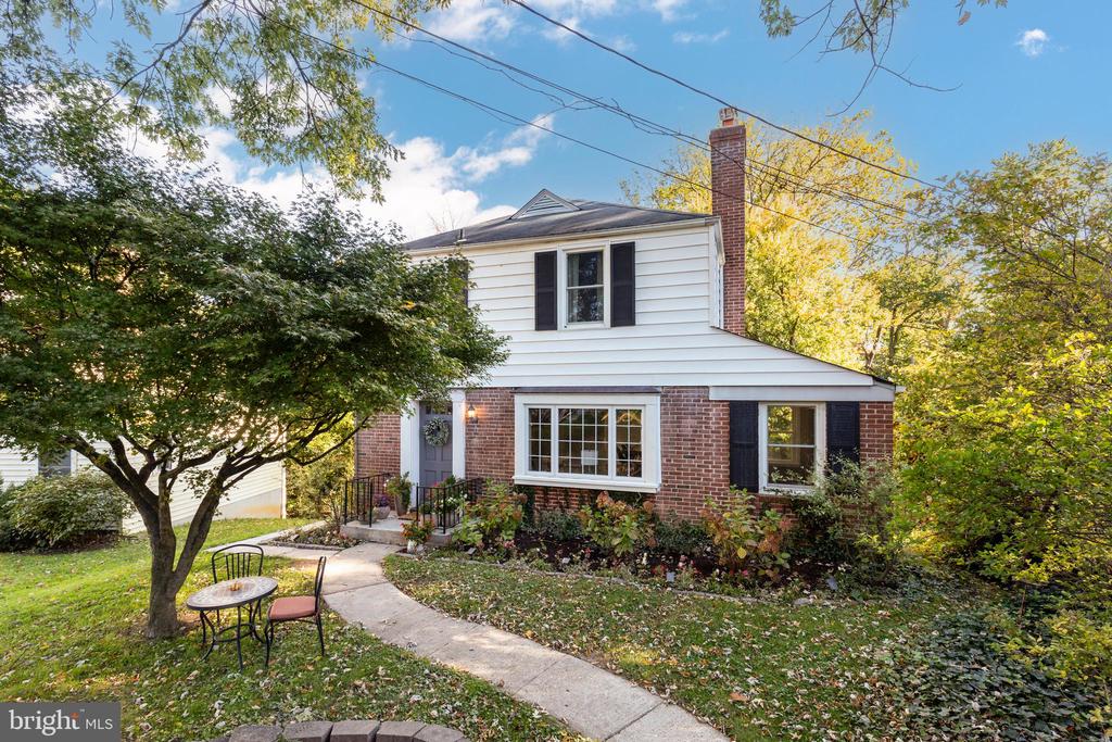 6633 LOCH HILL