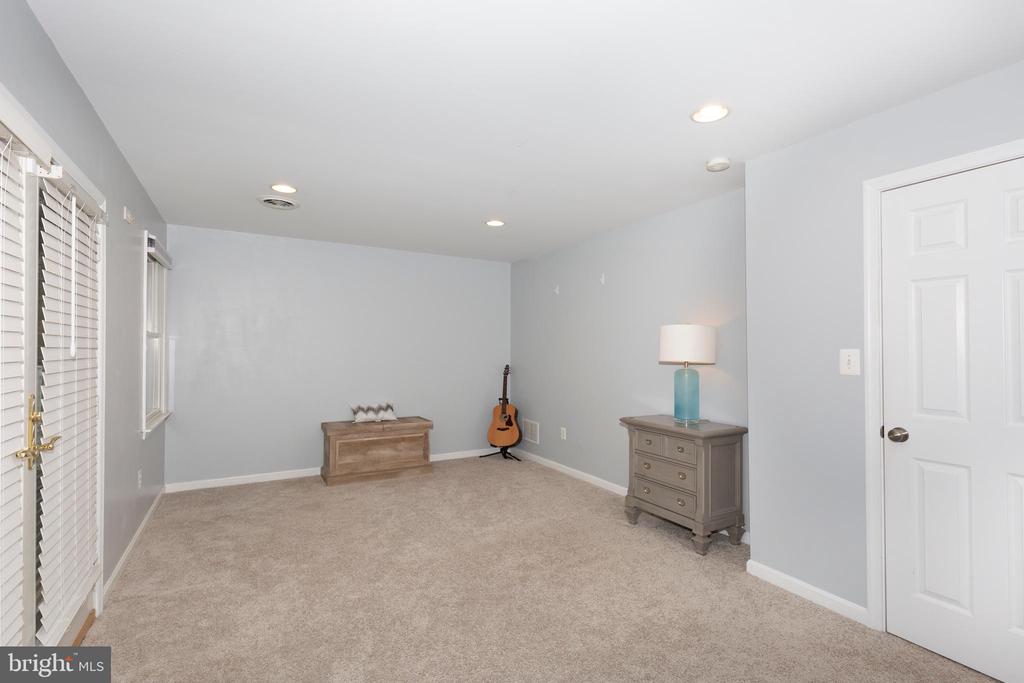 1215 MOUNT CARMEL ROAD