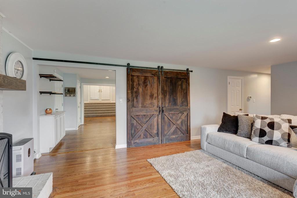 1215 MOUNT CARMEL ROAD