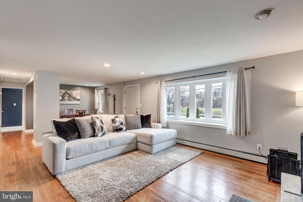 1215 MOUNT CARMEL ROAD