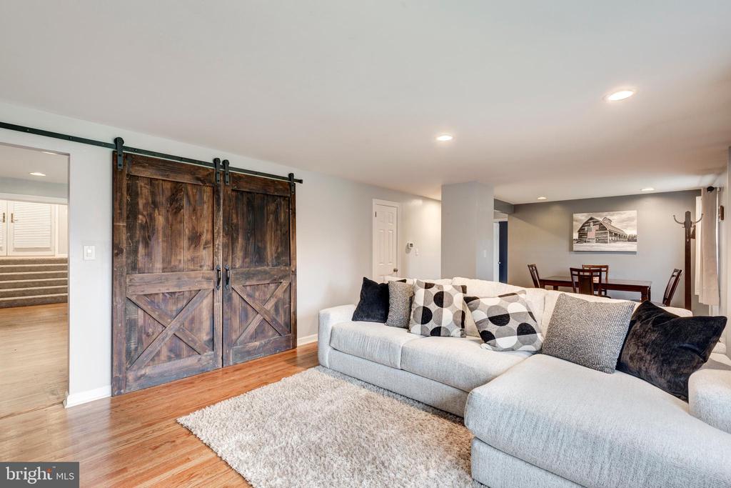 1215 MOUNT CARMEL ROAD