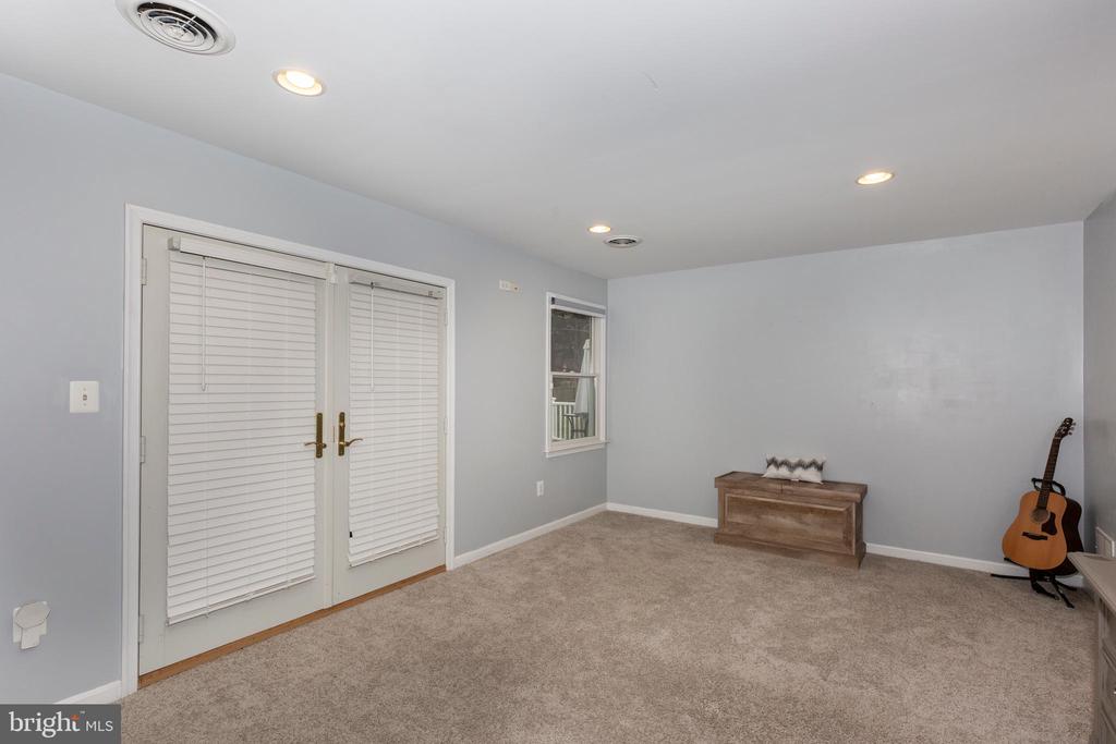 1215 MOUNT CARMEL ROAD