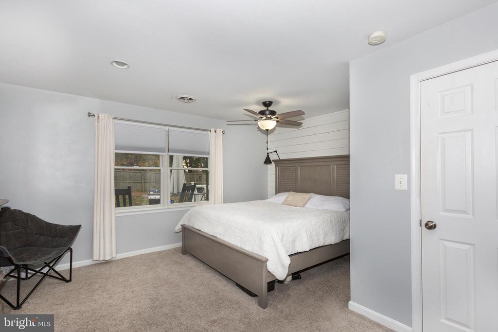 1215 MOUNT CARMEL ROAD