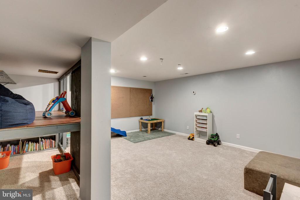 1215 MOUNT CARMEL ROAD