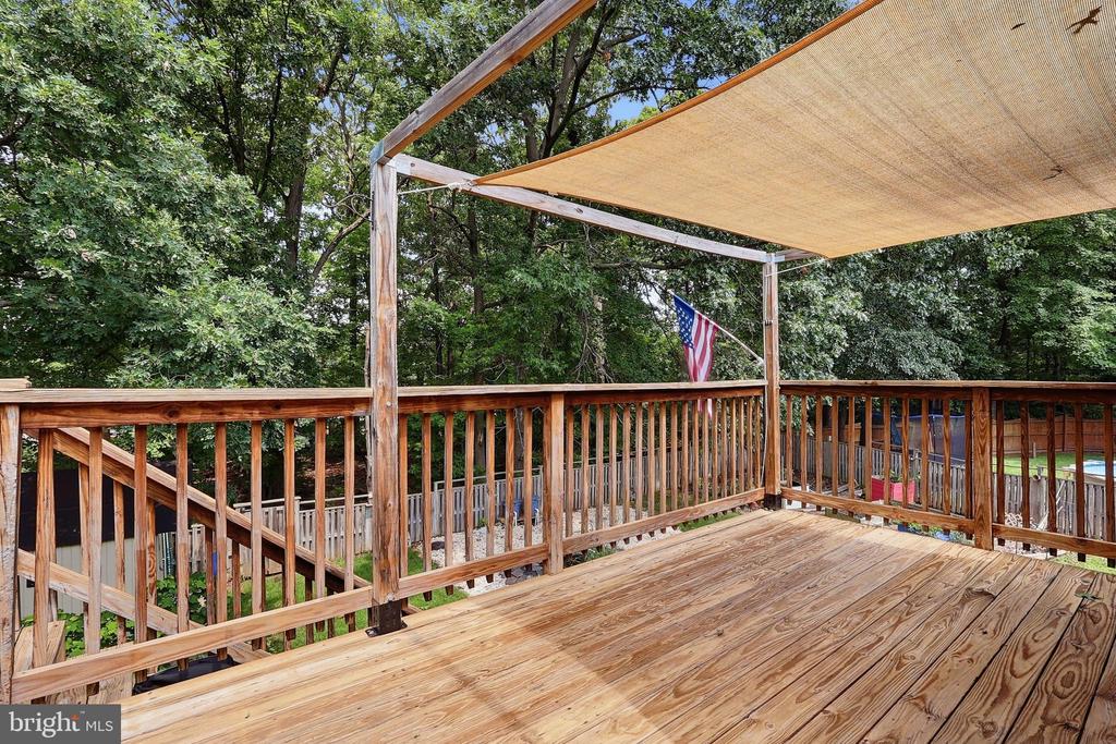 12 BEEFWOOD COURT
