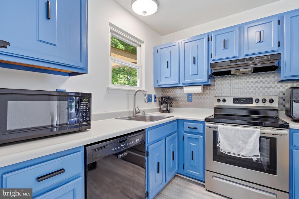 12 BEEFWOOD COURT