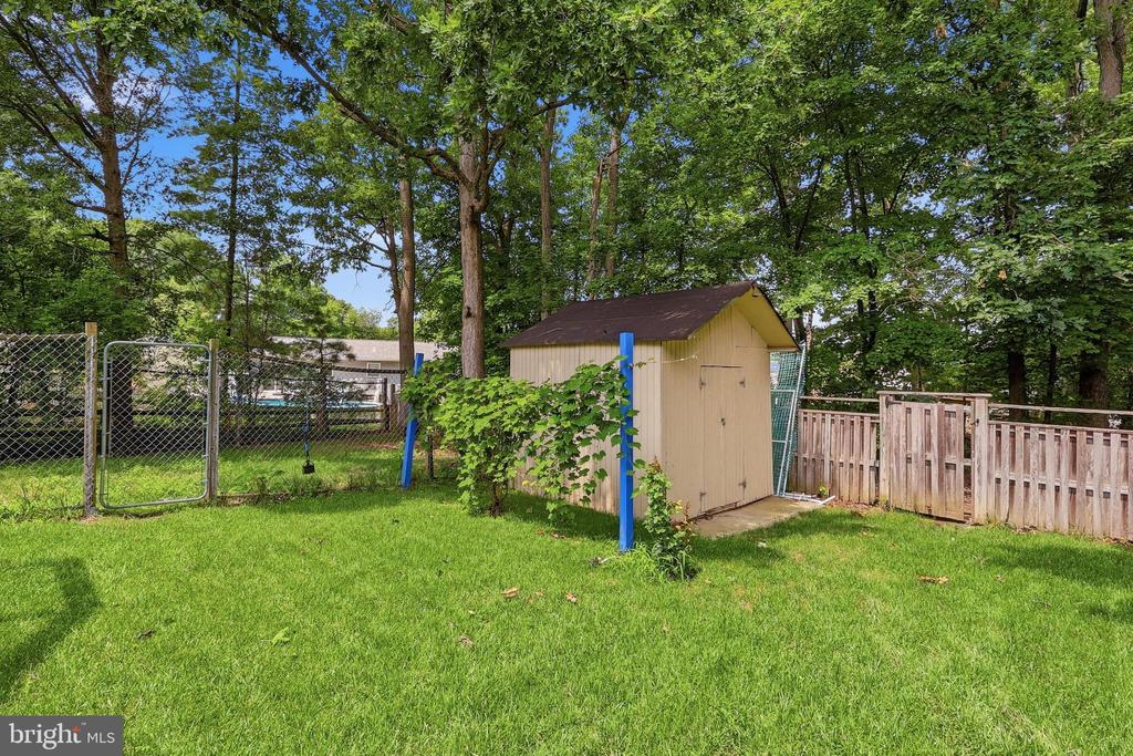 12 BEEFWOOD COURT