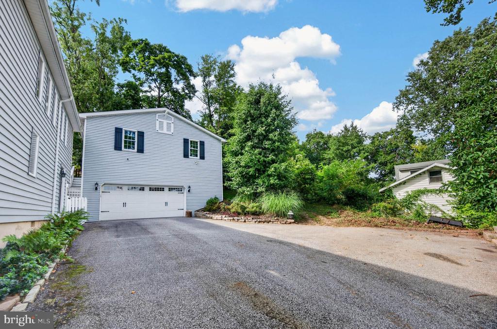 100 HILLSIDE ROAD