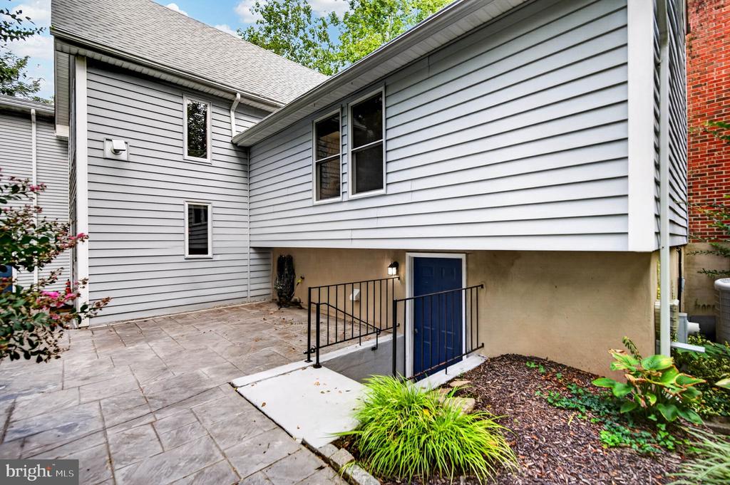 100 HILLSIDE ROAD