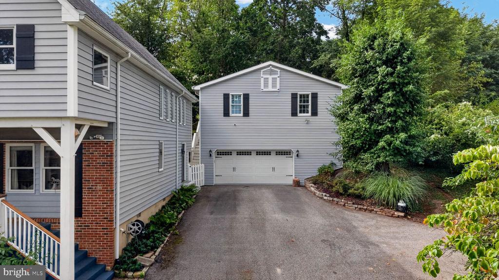 100 HILLSIDE ROAD