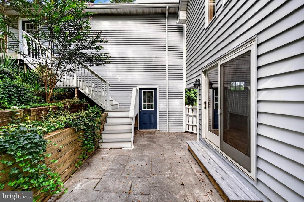 100 HILLSIDE ROAD