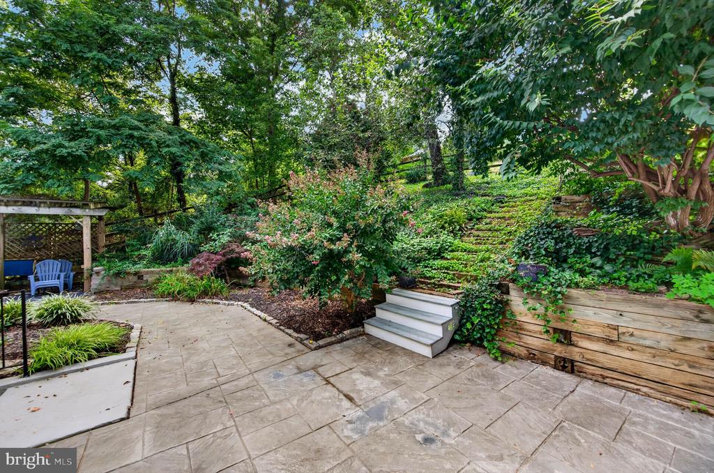 100 HILLSIDE ROAD