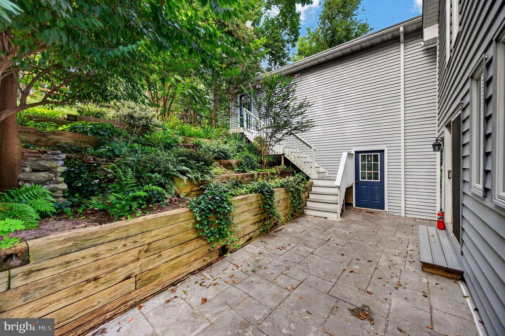 100 HILLSIDE ROAD