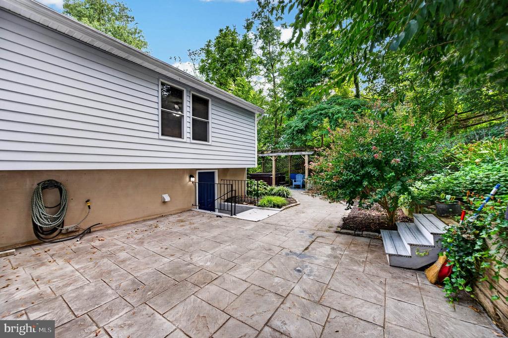 100 HILLSIDE ROAD