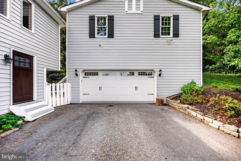 100 HILLSIDE ROAD