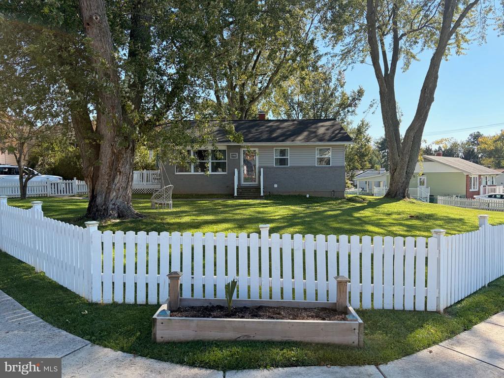 501 ACADEMY AVENUE